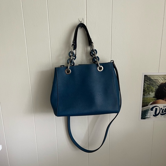 Michael Kors Blue Shoulder Bag Elegant Design - Picture 2 of 2